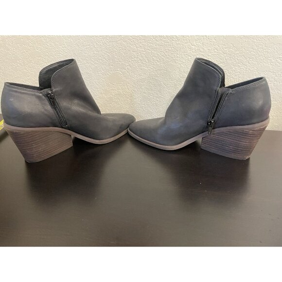 Lucky Brand Boots Womens‎ 7.5 LP Stayci Ankle Bootie Black Leather Pull On Shoes - Picture 1 of 9